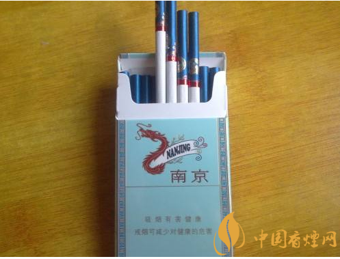 過年待客買什么香煙好，中華撐場面軟云看內(nèi)在
