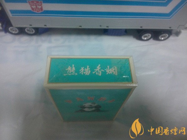 熊貓香煙(經(jīng)典)禮盒裝怎么樣 口感豐潤(rùn)細(xì)膩回味無窮